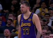 开云官网-澳大利亚男篮轻取灰熊，西蒙斯完成帽子戏法的简单介绍