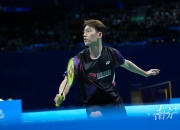 开云体育平台APP-羽毛球双打选手默契配合，夺得金牌