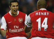 开云体育在线-黄蜂横扫勇士，布克化身关键先生锁定胜局