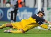 开云体育中国官网-绝境双星，里昂的终场绝杀与伊萨克的西决接管—唯一性如何定义伟大时刻