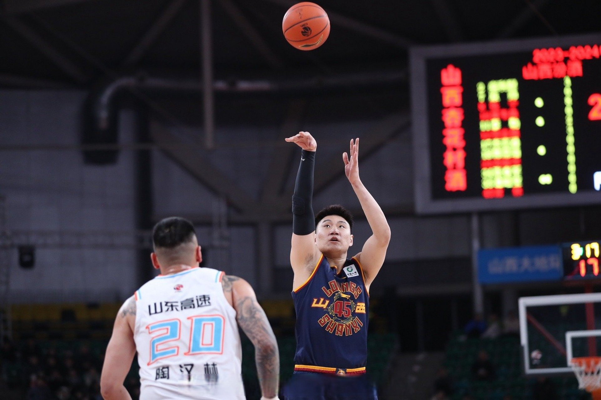 山东高速男篮逆转战胜山西汾酒篮球的简单介绍 山东高速男篮逆转战胜山西汾酒篮球的简单介绍