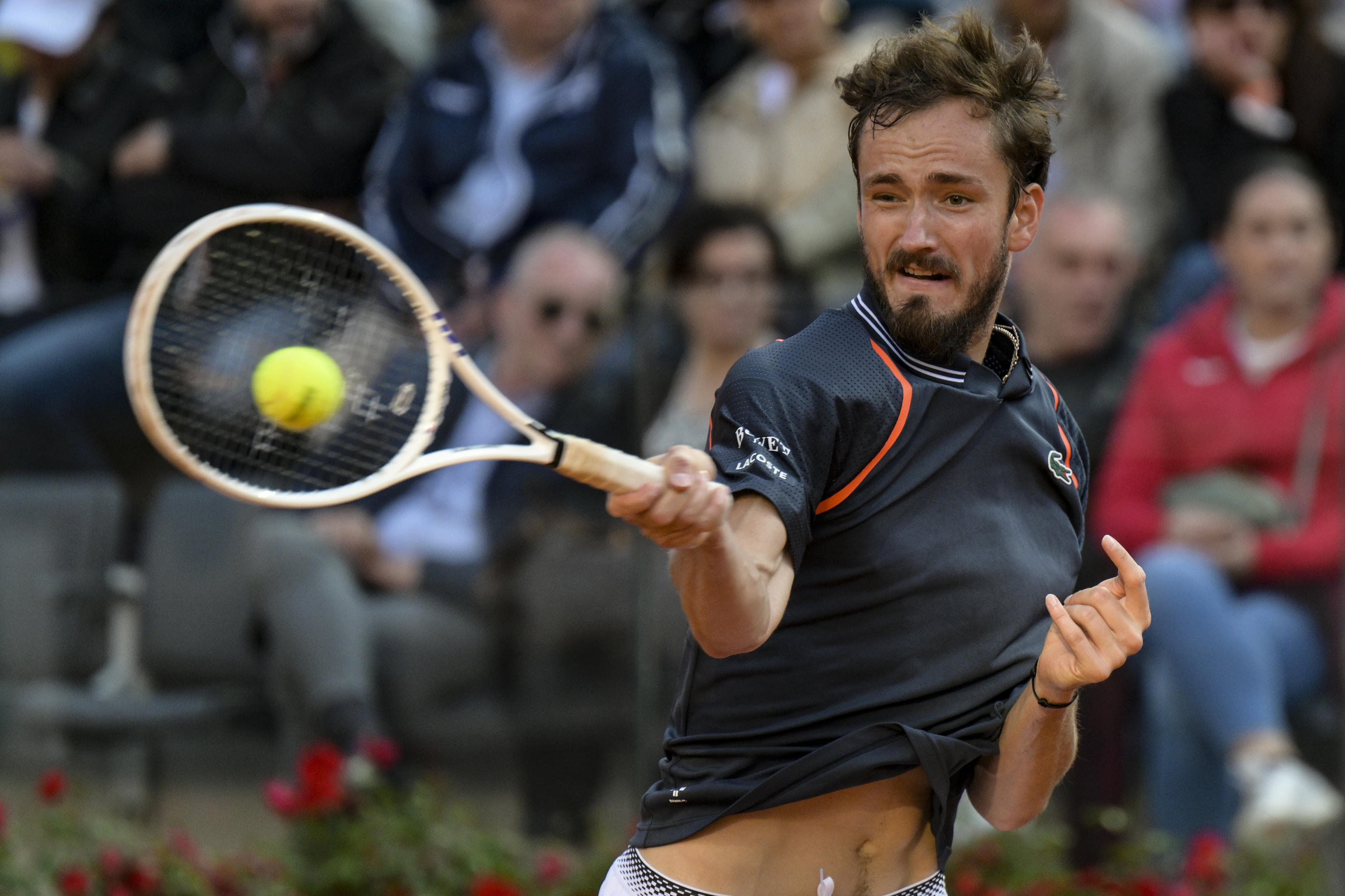 德国网球队翻盘西班牙网球队，梅德韦杰夫统治全场的简单介绍