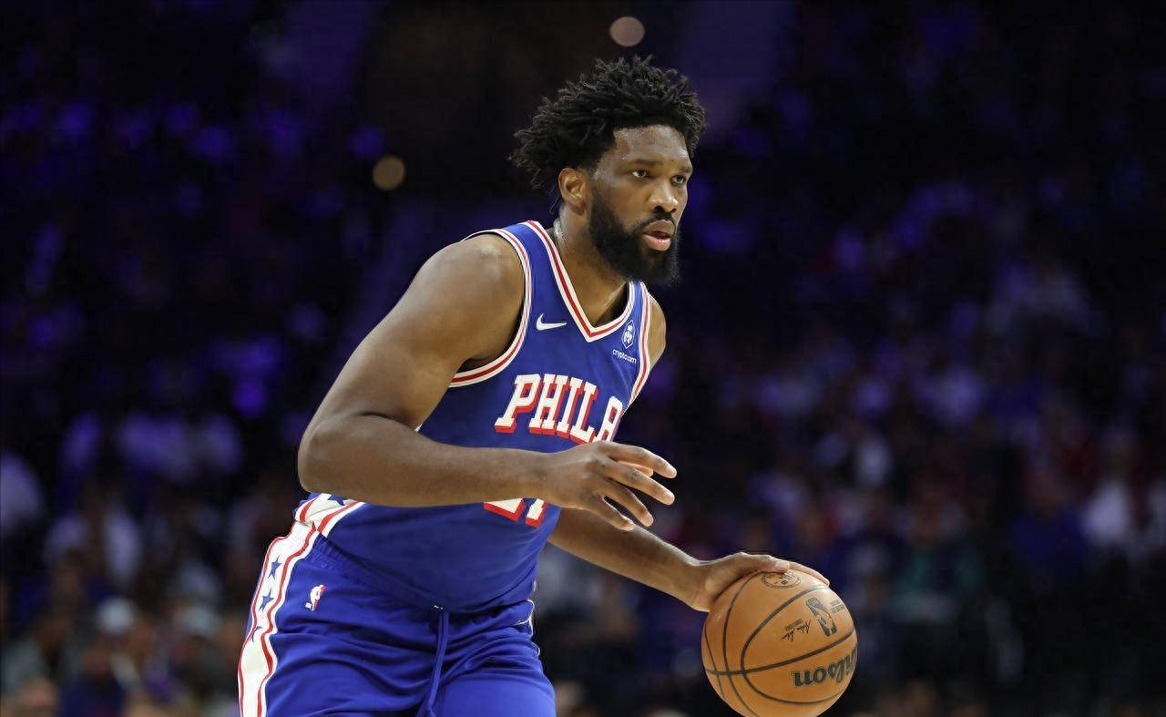 中国男篮碾压独行侠,恩比德制霸全场 中国男篮碾压独行侠,恩比德制霸全场