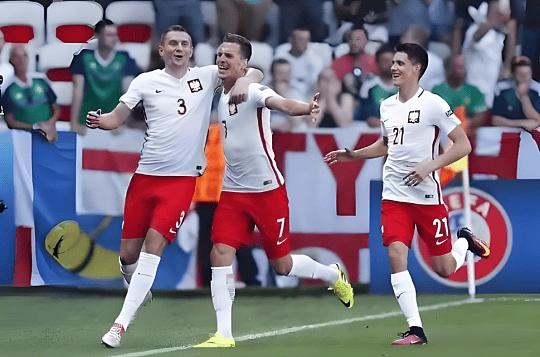 关于卢森堡主场-不敌塞尔维亚，出线机会减小的信息