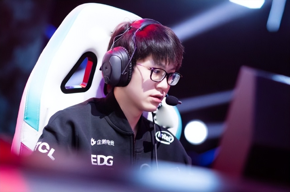 关于劲敌对战：悬念破解胜者可期的信息