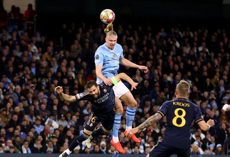 曼城逆转取胜，成功晋级欧冠半决赛