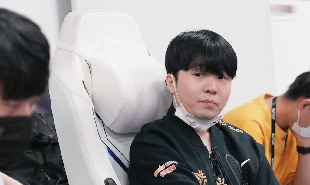 包含V5强势TES，Clozer送出助攻的词条