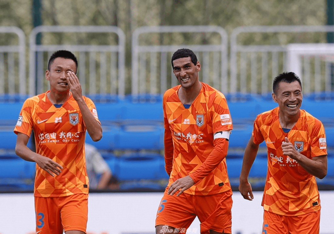 关于江苏苏宁与山东鲁能进行激烈角逐的信息