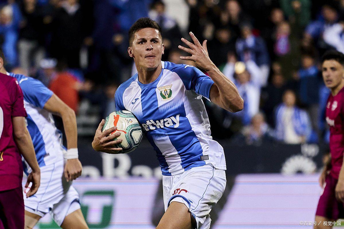 包含莱加内斯击败对手，实现胜利连连的词条