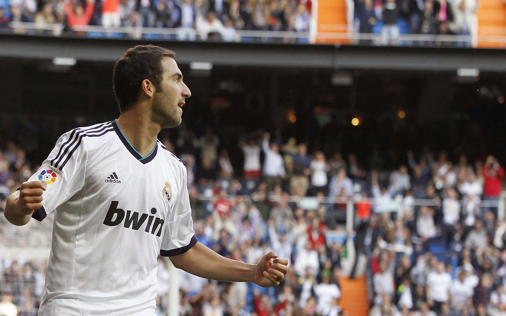 沉默刺客的审判夜,伦纳德用单节20分凿穿马刺铁壁