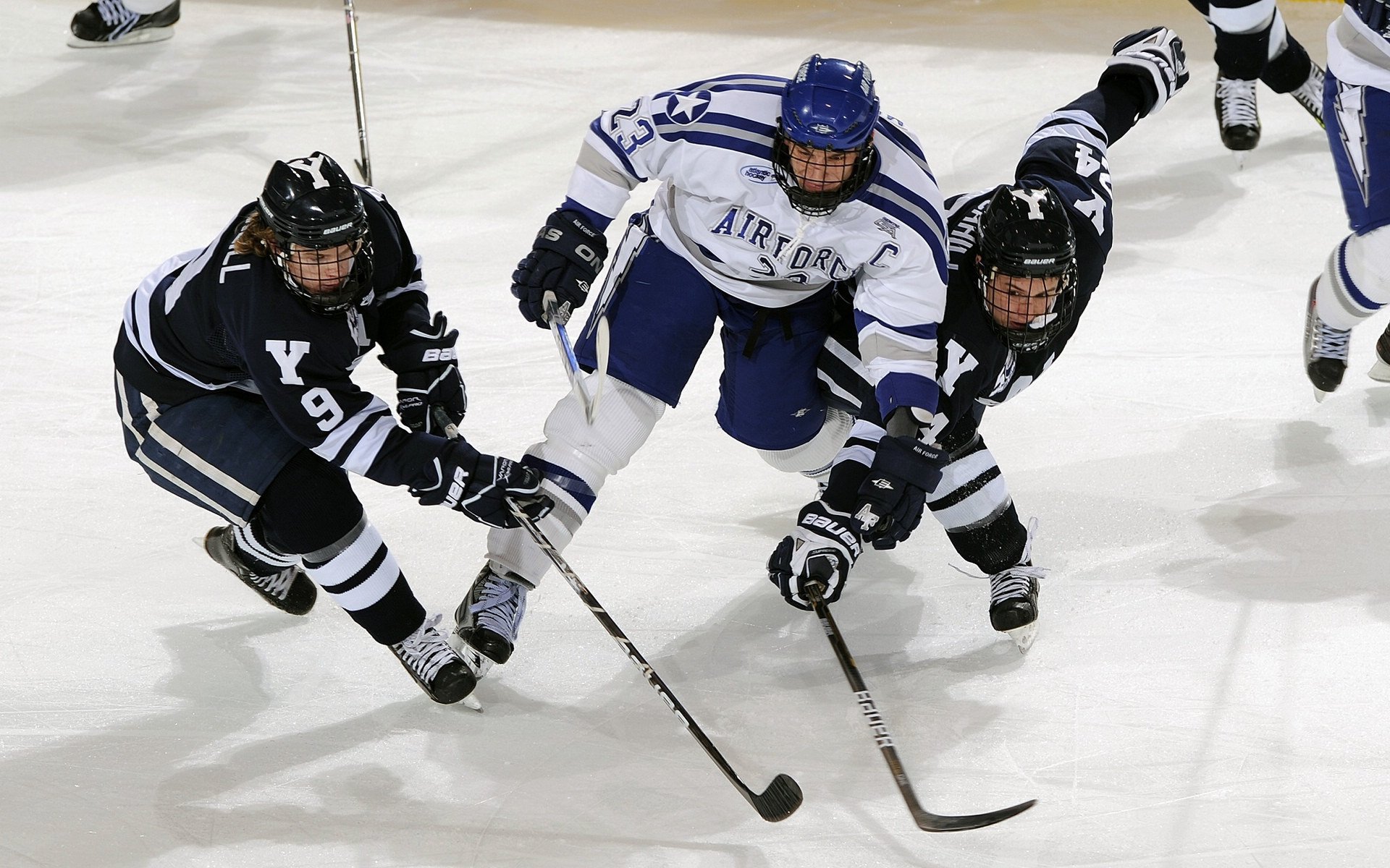 巴萨带走法国，苏亚雷斯关键回合不手软，诠释足球的宿命与意志
